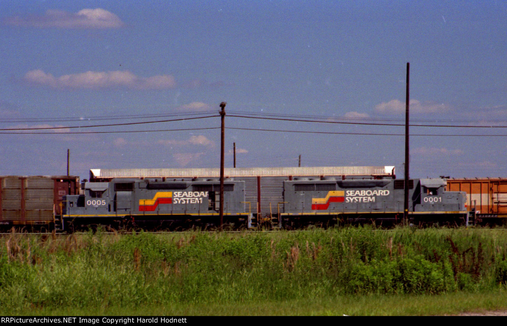 CSX 0005 & 0001 